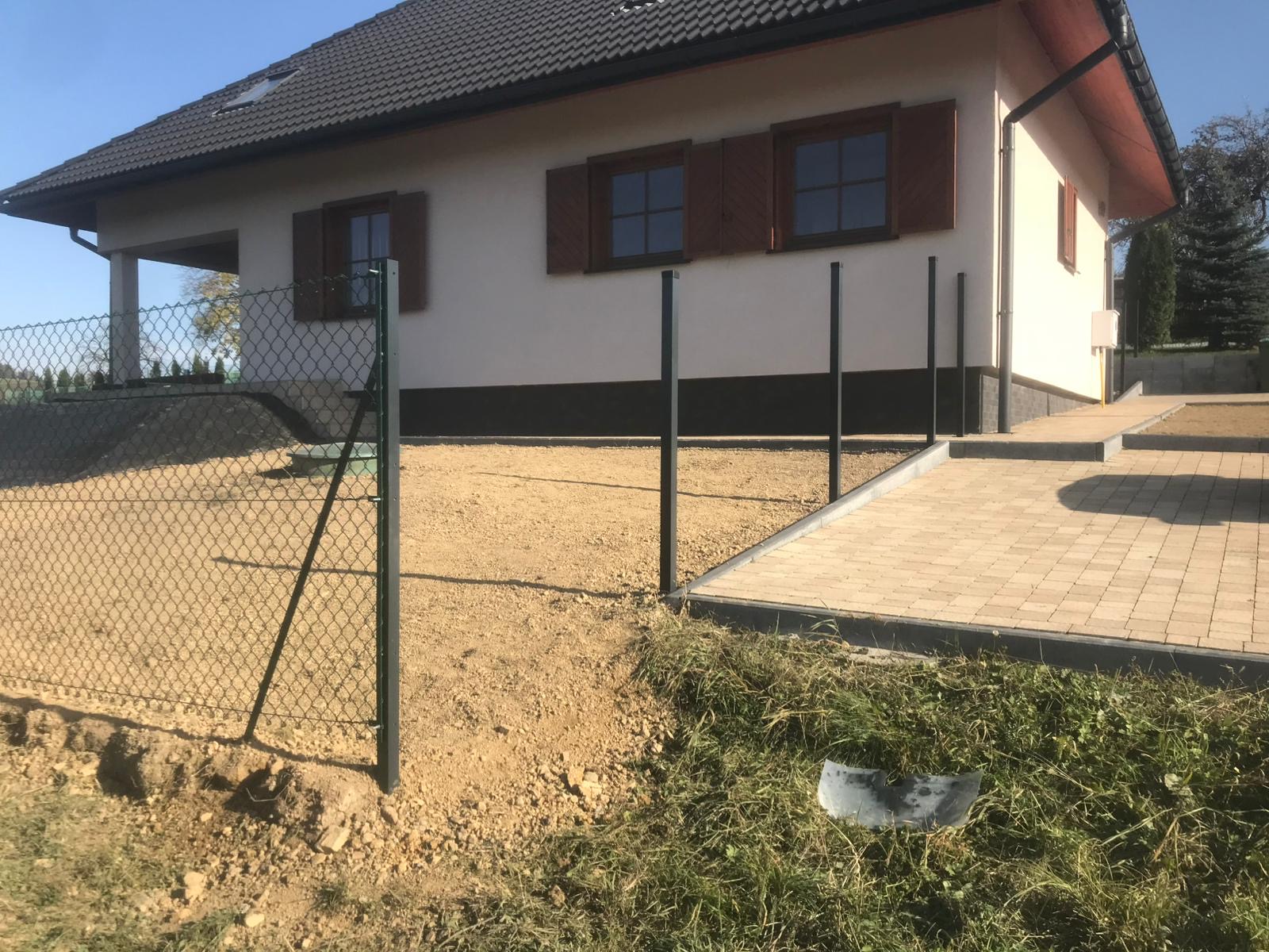 Przygotowanie terenu pod ogrodzenie DAW-BRUK