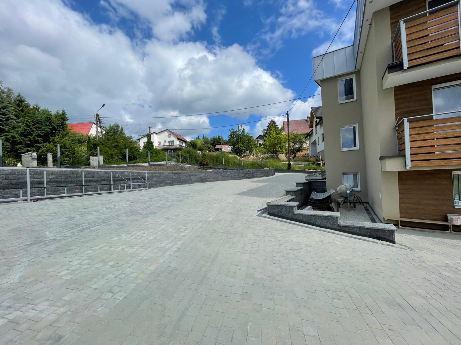 Zagospodarowanie terenu z murkami DAW-BRUK